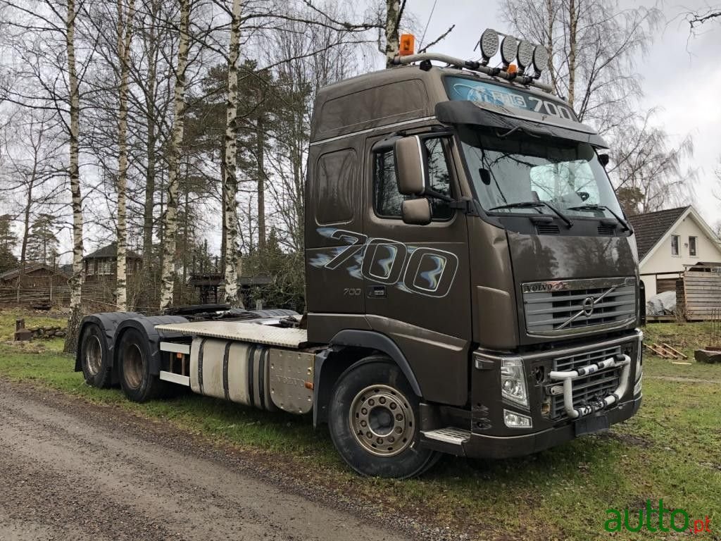 2010' Volvo photo #1