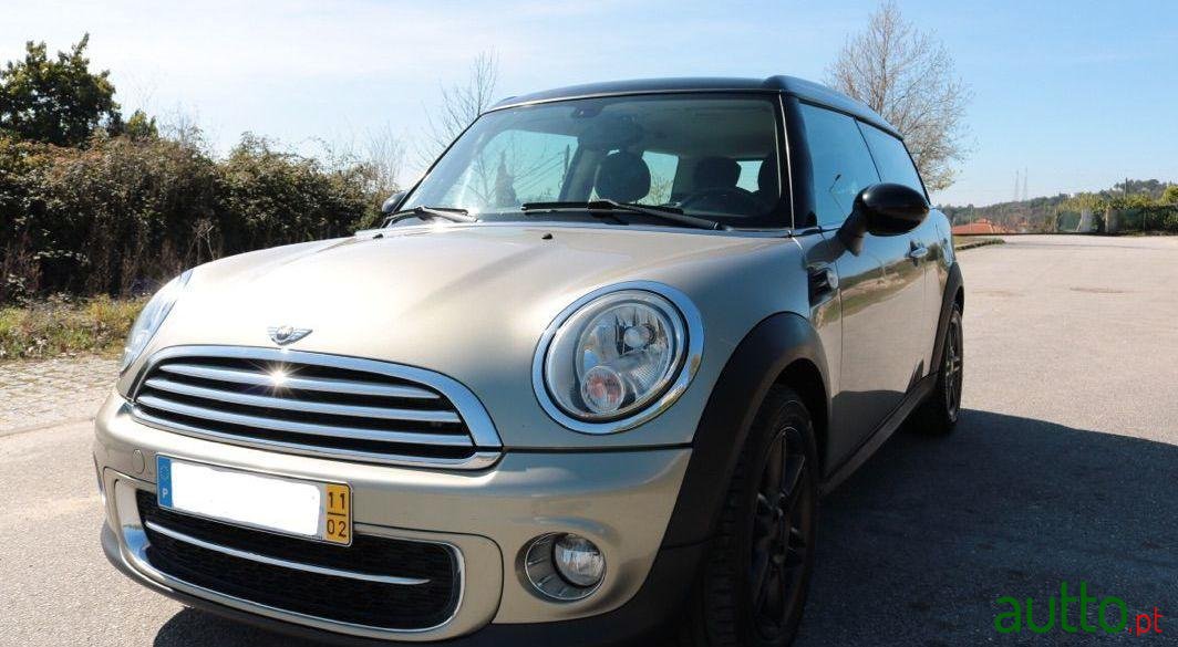 2011' MINI Clubman Cooper D Chilli photo #3
