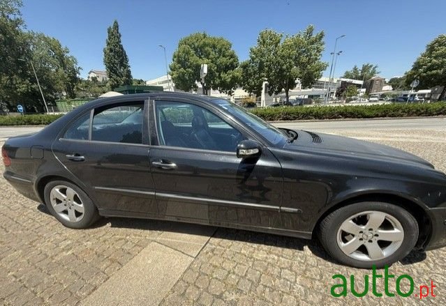 2003' Mercedes-Benz Classe E photo #2