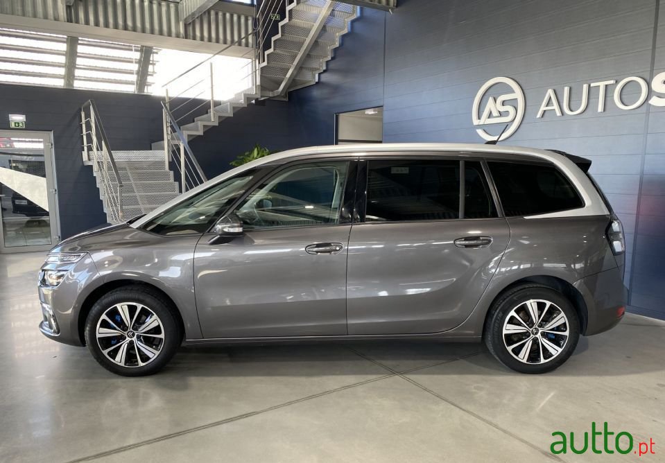 2019' Citroen C4 Spacetourer photo #2