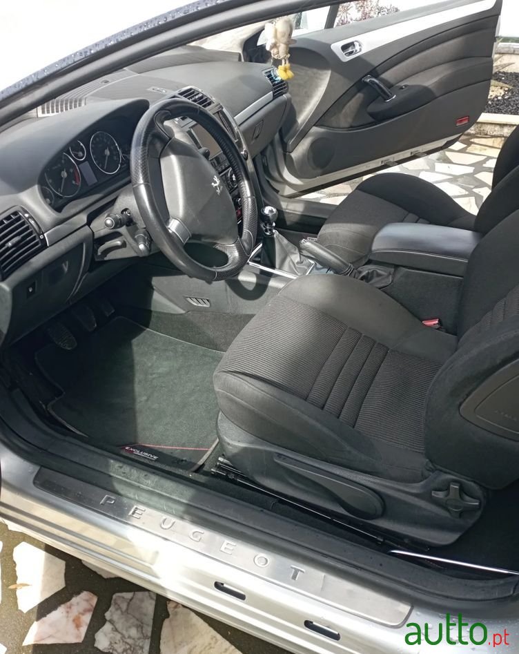2008' Peugeot 407 Coupé photo #6