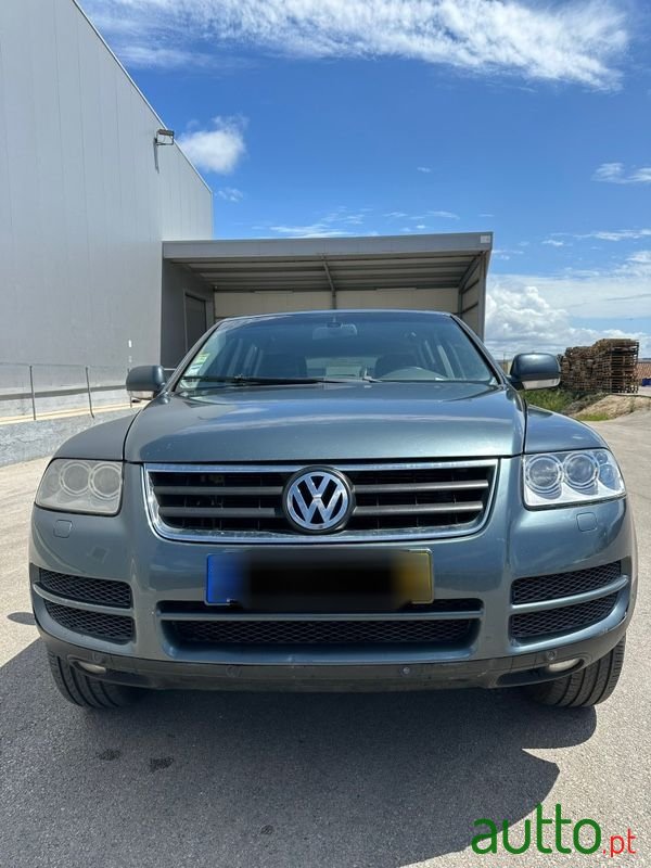 2004' Volkswagen Touareg photo #1