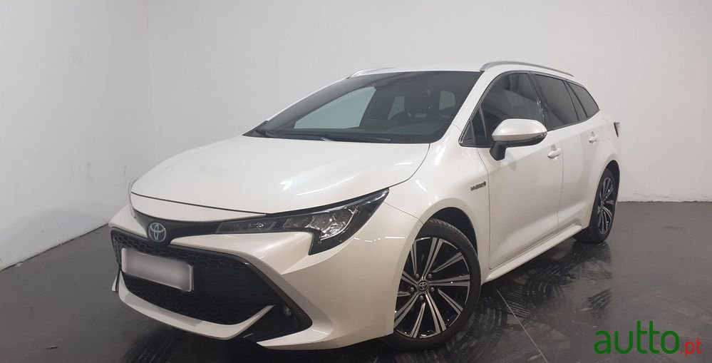 2021' Toyota Corolla Touring Sports photo #1