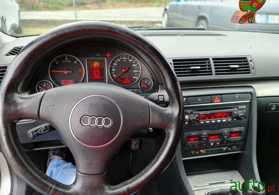 2002' Audi A4 Avant photo #1