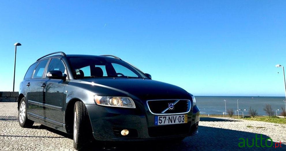 2009' Volvo V50 1.6D photo #1