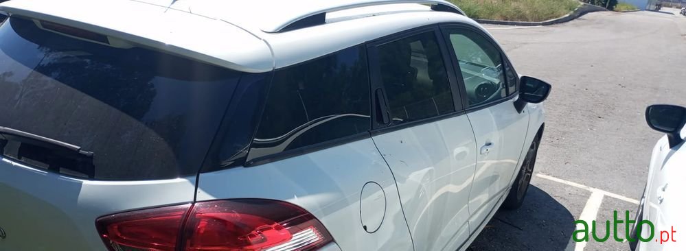 2017' Renault Clio Sport Tourer photo #5