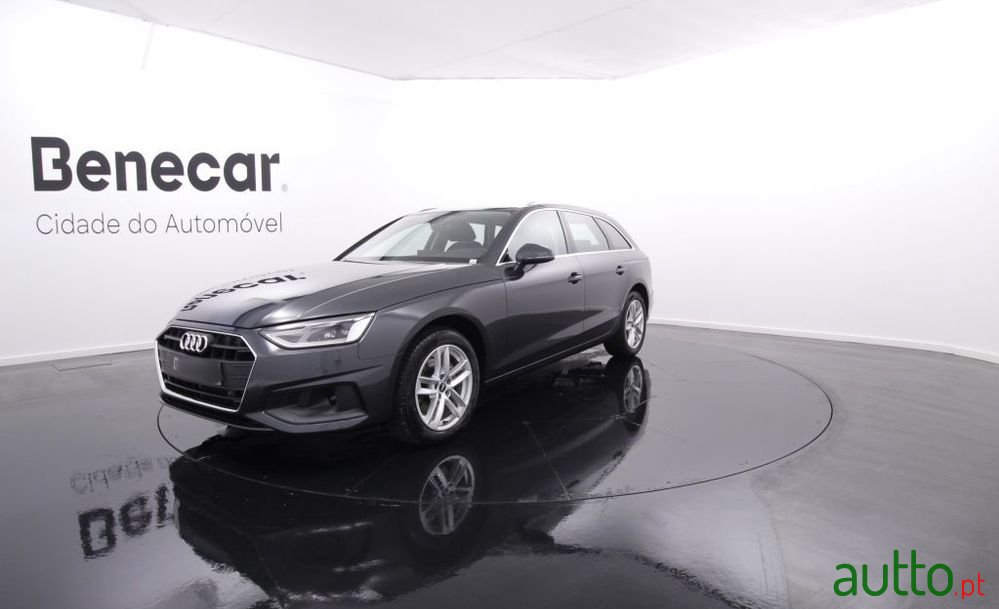 2022' Audi A4 Avant photo #1