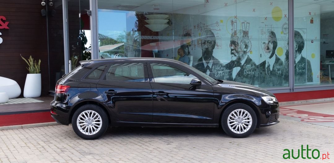 2018' Audi A3 Sportback photo #5