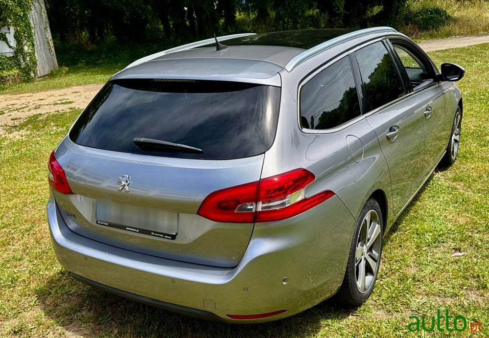 2014' Peugeot 308 photo #6