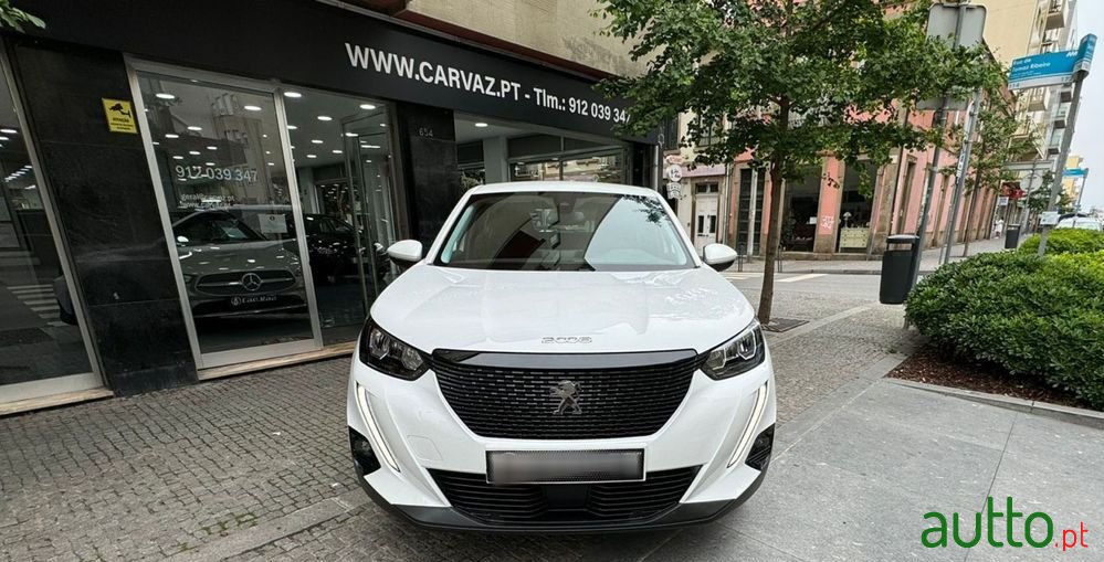 2020' Peugeot 2008 1.5 Bluehdi Active photo #3
