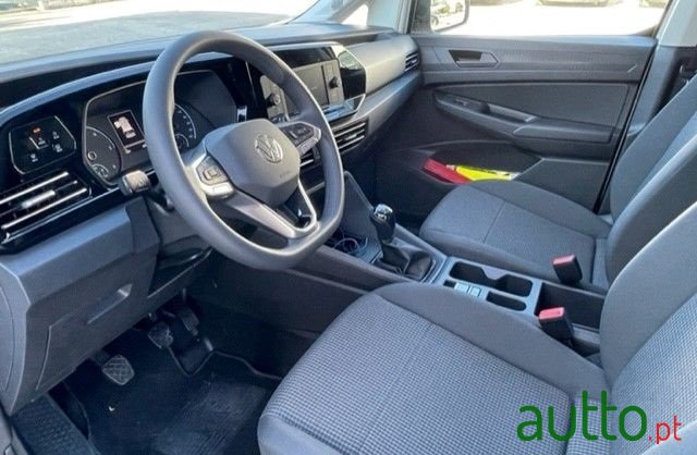 2022' Volkswagen Caddy cargo photo #3