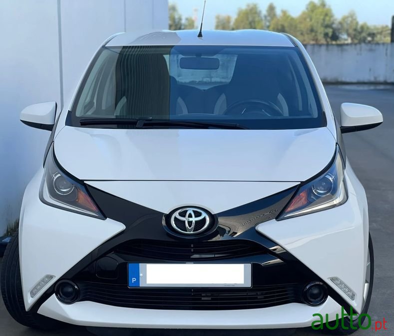 2016' Toyota Aygo photo #1