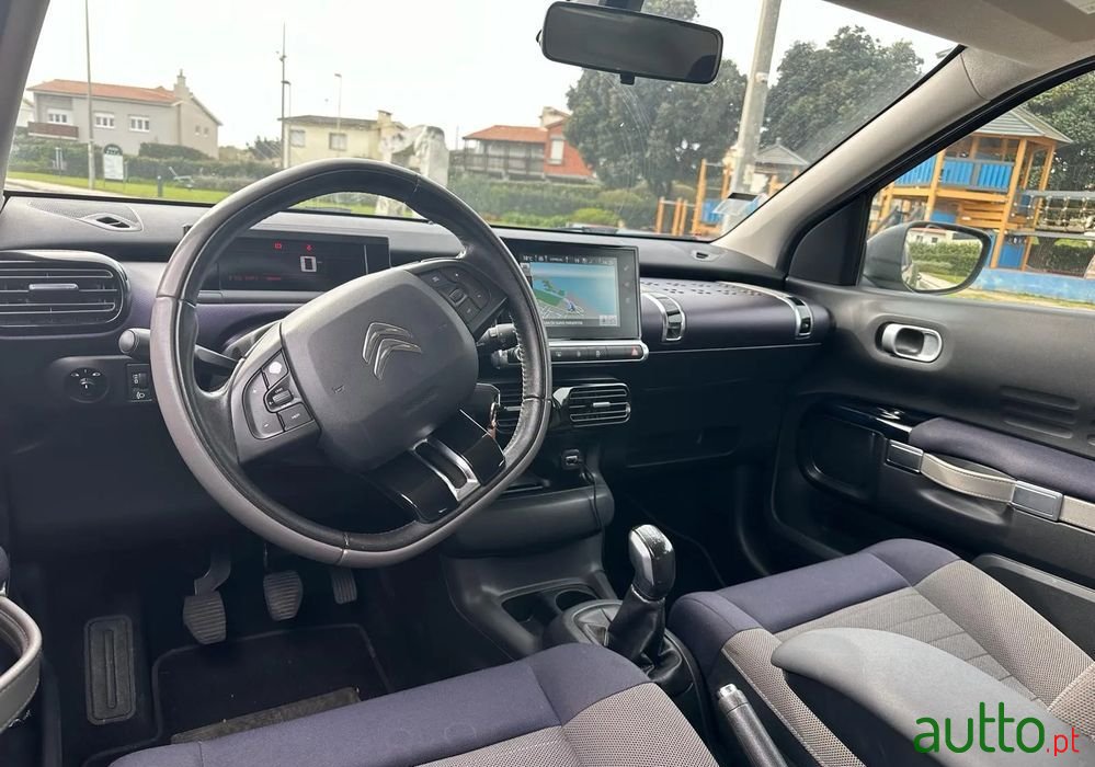 2015' Citroen C4 Cactus photo #5