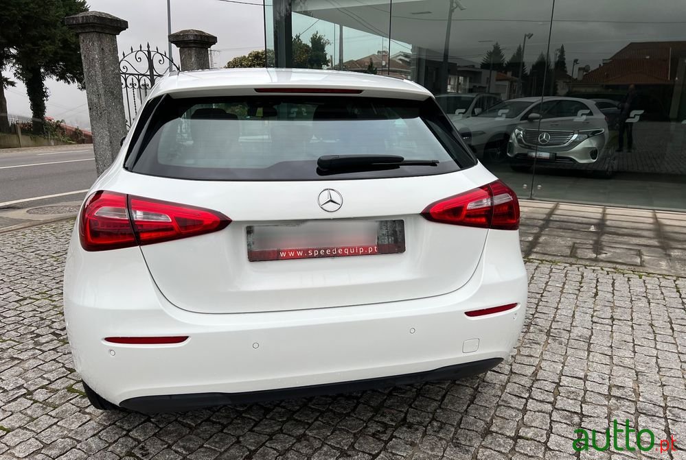 2018' Mercedes-Benz Classe A D 7G-Dct Style photo #3