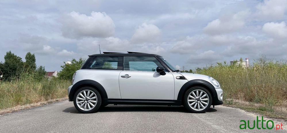 2012' MINI Coupé Cooper photo #1