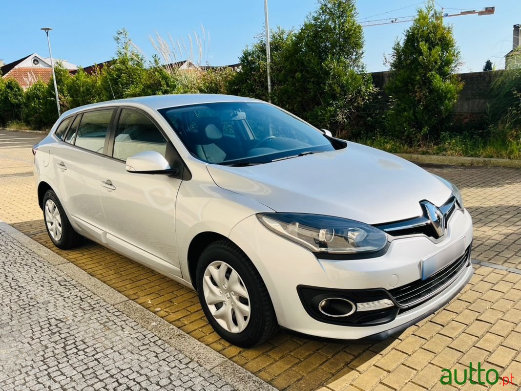 2014' Renault Megane Sport Tourer photo #6