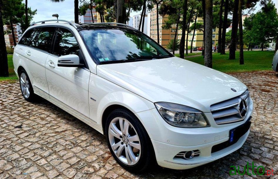 2009' Mercedes-Benz C-220 photo #3