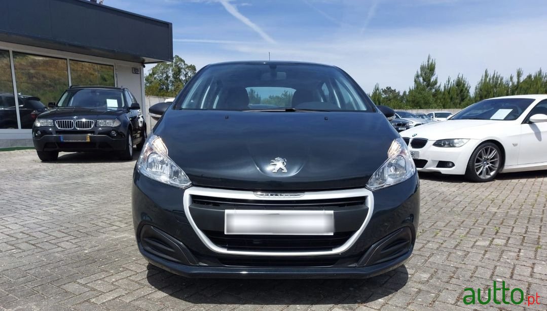 2019' Peugeot 208 photo #2