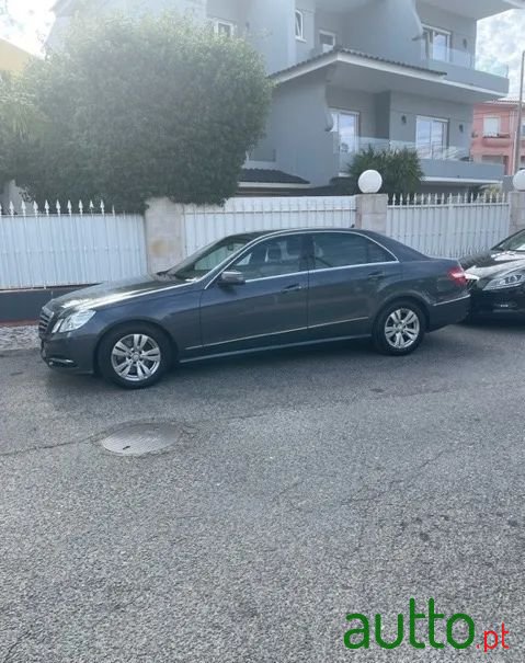 2013' Mercedes-Benz E-300 photo #2
