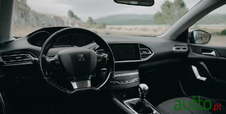 2017' Peugeot 308 photo #6