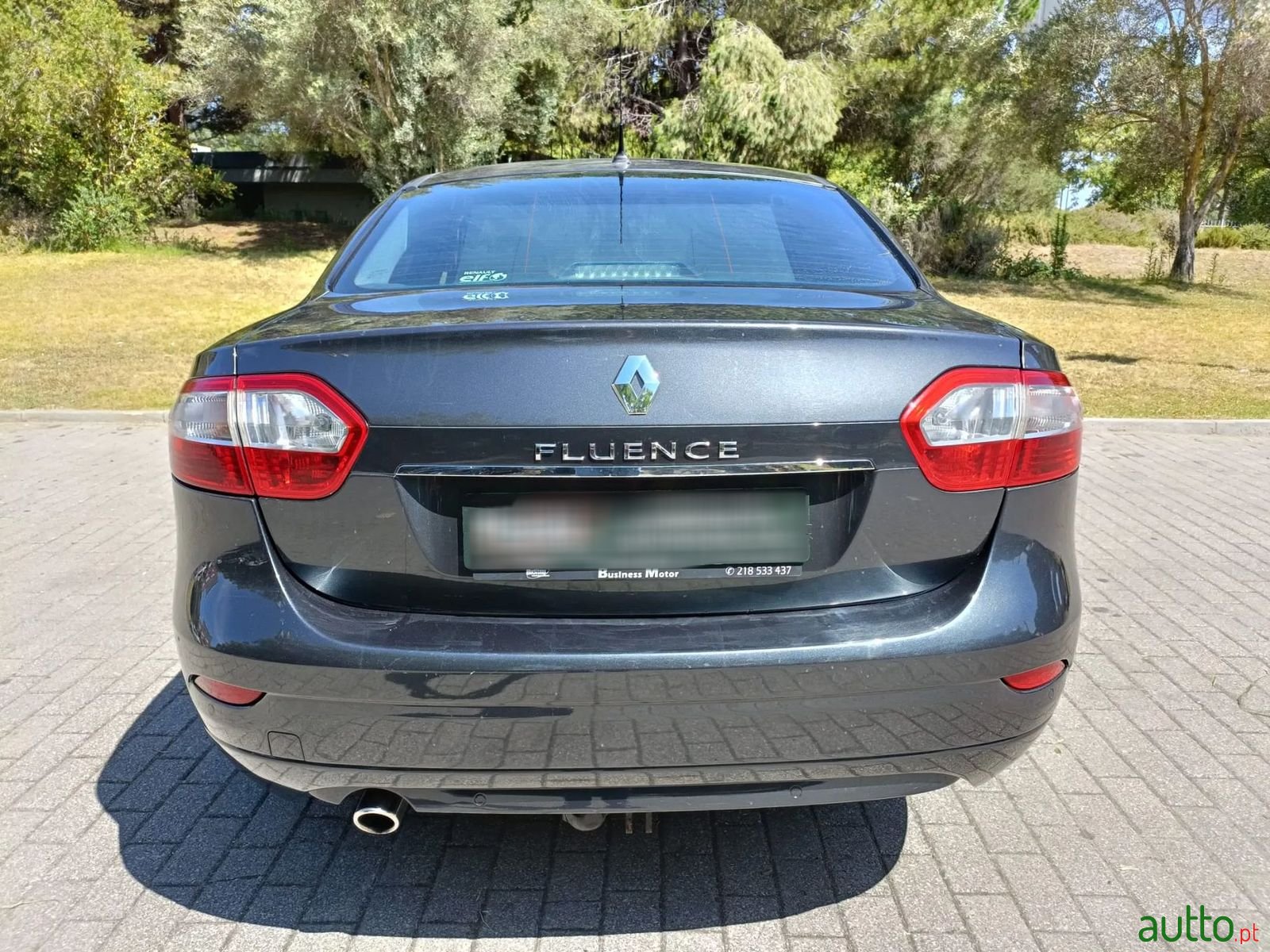 2011' Renault Fluence photo #4