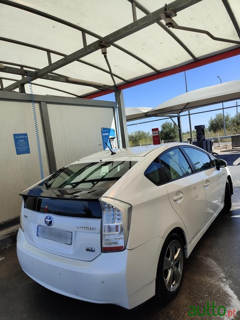 2010' Toyota Prius photo #4