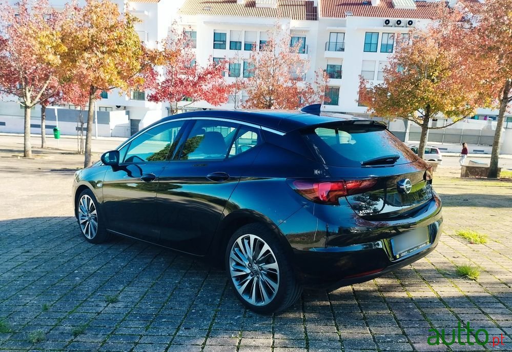 2016' Opel Astra photo #3