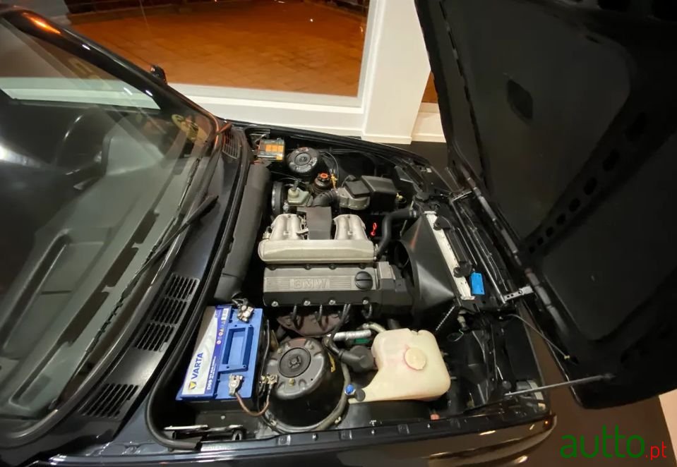 1992' BMW 316 photo #4