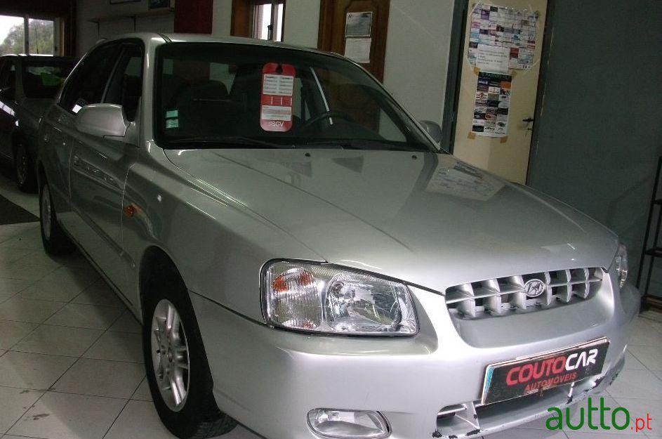 2001' Hyundai Accent 1.3 photo #2