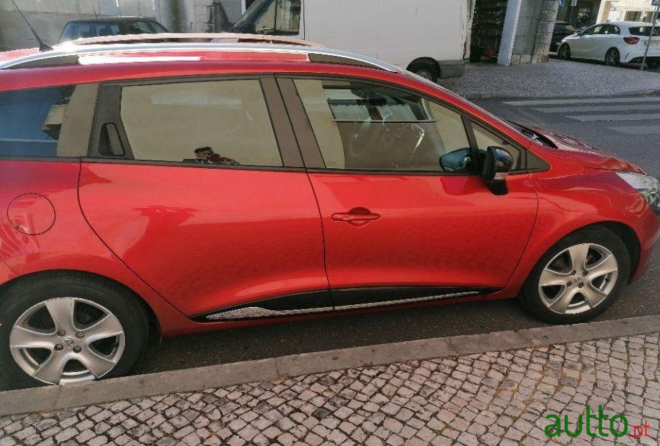 2014' Renault Clio Sport Tourer photo #3