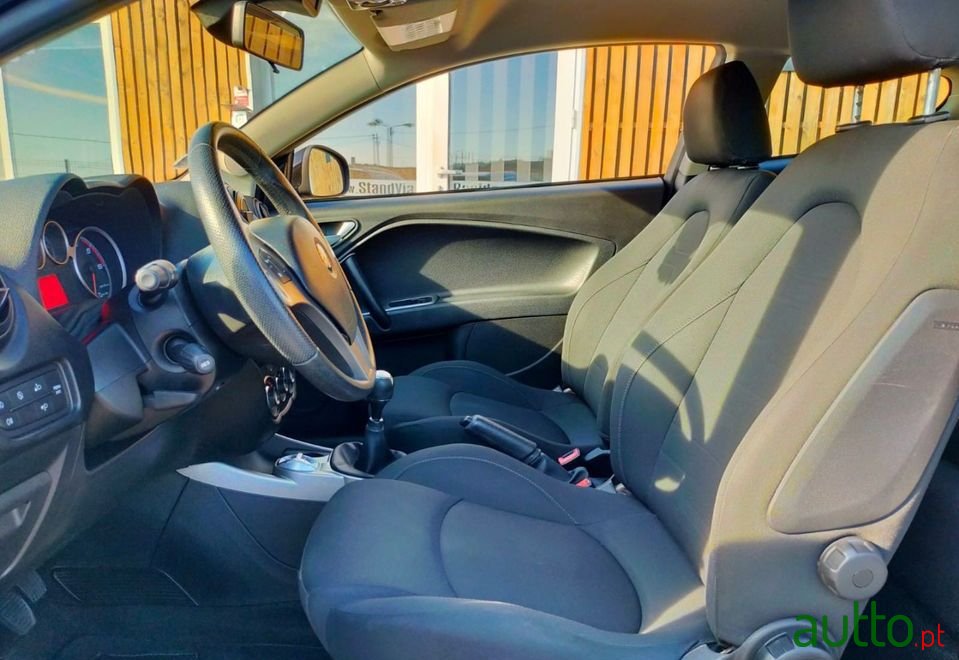 2012' Alfa Romeo MiTo photo #4