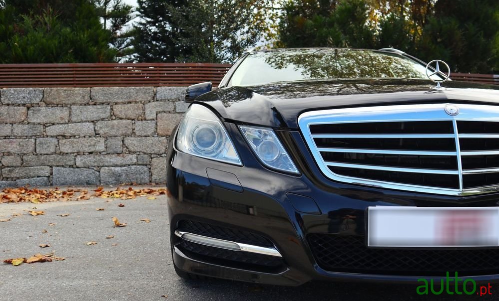 2010' Mercedes-Benz Classe E photo #4