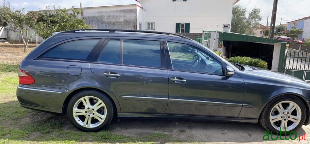 2008' Mercedes-Benz 220 photo #2