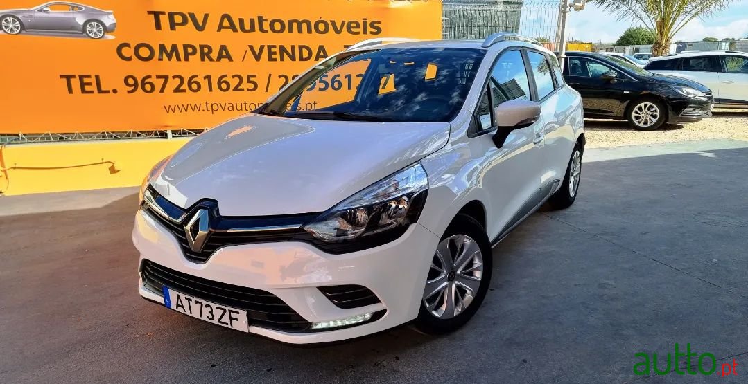 2017' Renault Clio Sport Tourer photo #1