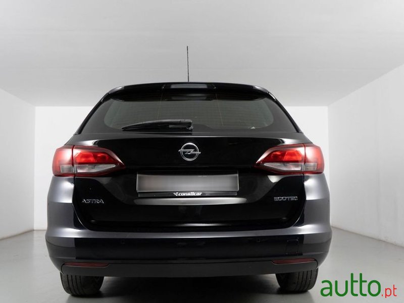 2018' Opel Astra Sports Tourer photo #4