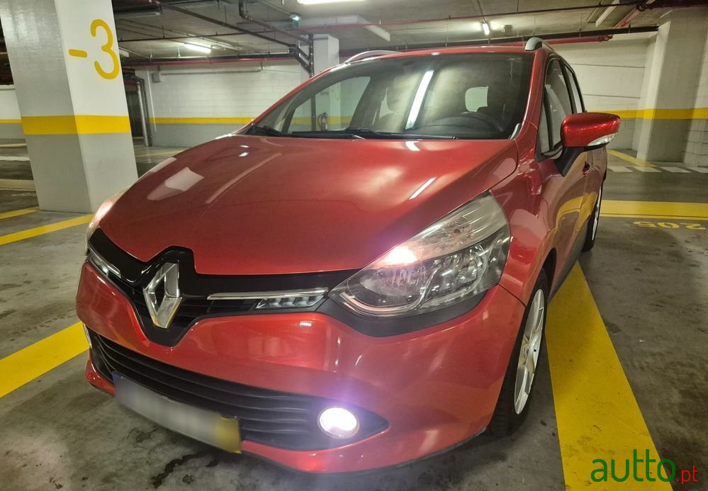 2013' Renault Clio Sport Tourer photo #5