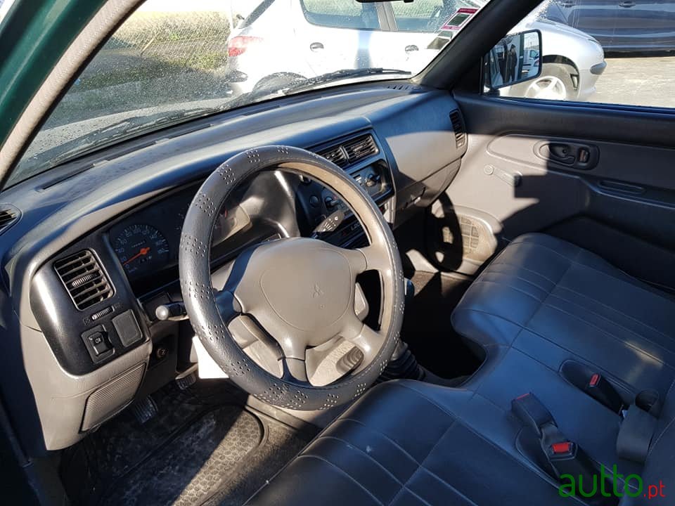 2001' Mitsubishi L200 TURBO photo #4