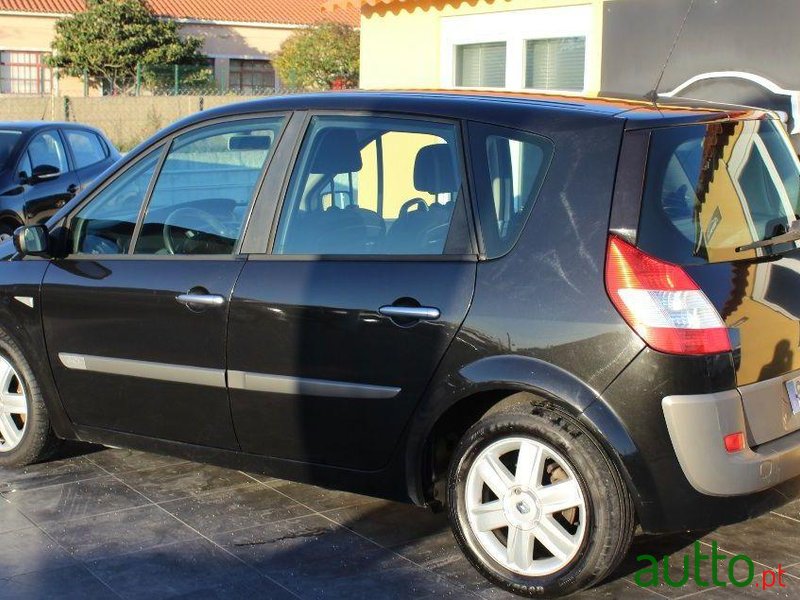 2006' Renault Scenic 1.5 Dci Confort photo #2