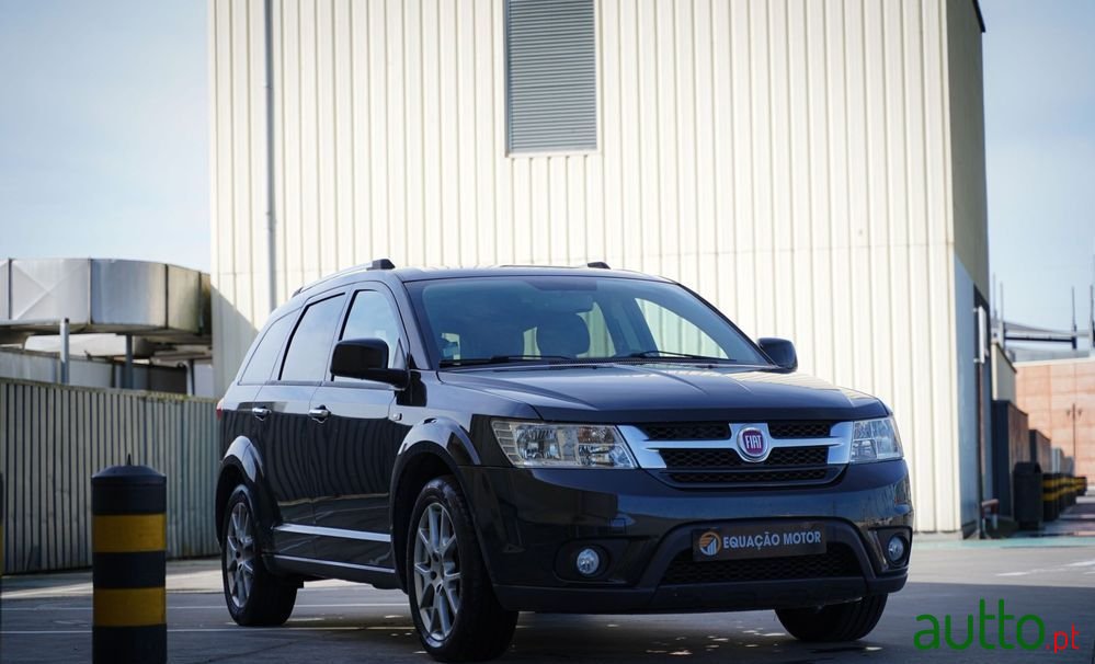 2014' Fiat Freemont 2.0 M-Jet photo #2