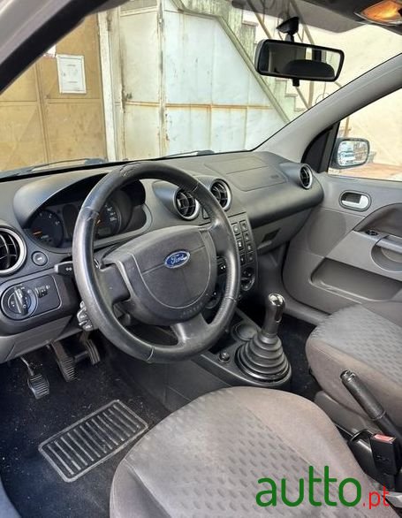 2003' Ford Fiesta photo #6