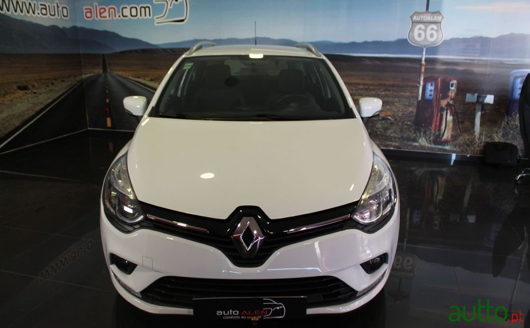 2016' Renault Clio Sport Tourer photo #2