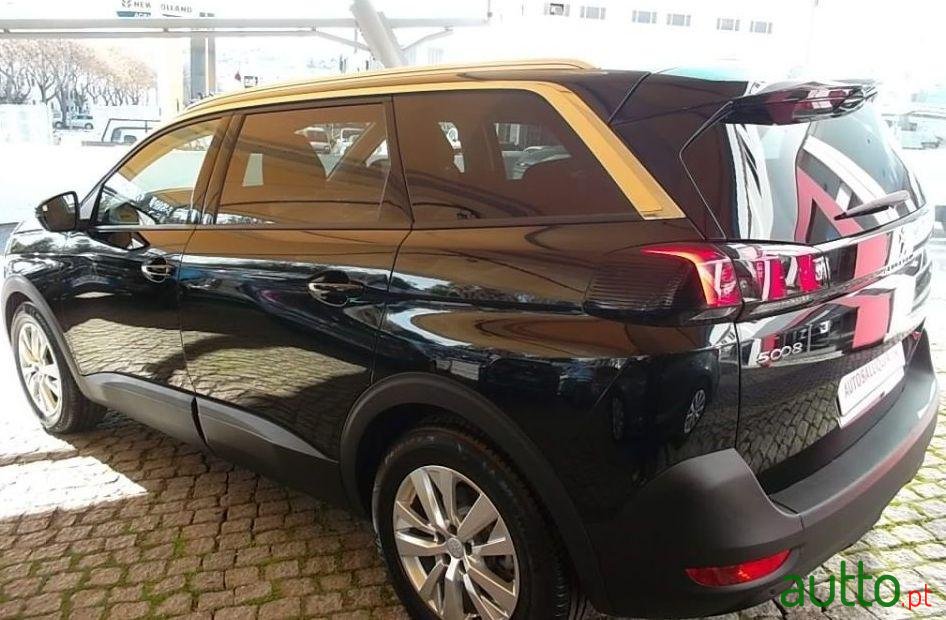 2018' Peugeot 5008 1.5 Bluehdi Active Gps photo #3