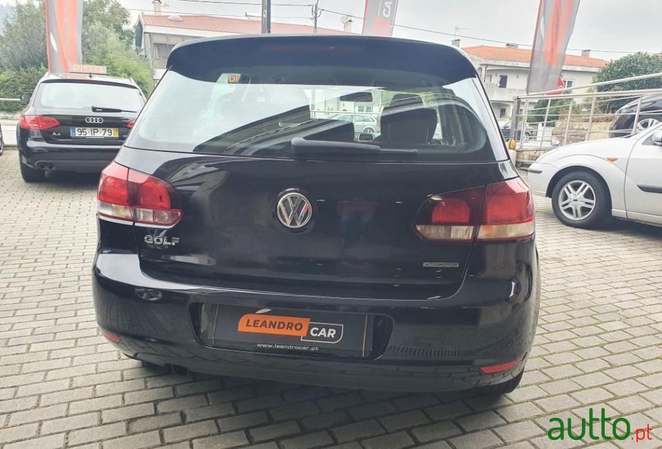 2010' Volkswagen Golf photo #5