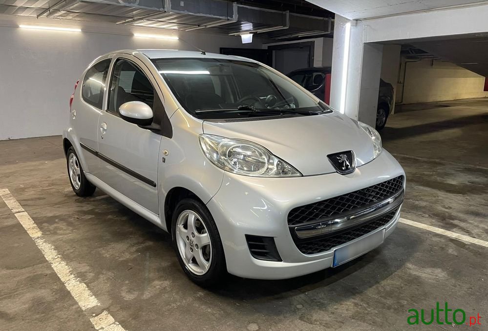 2010' Peugeot 107 photo #1