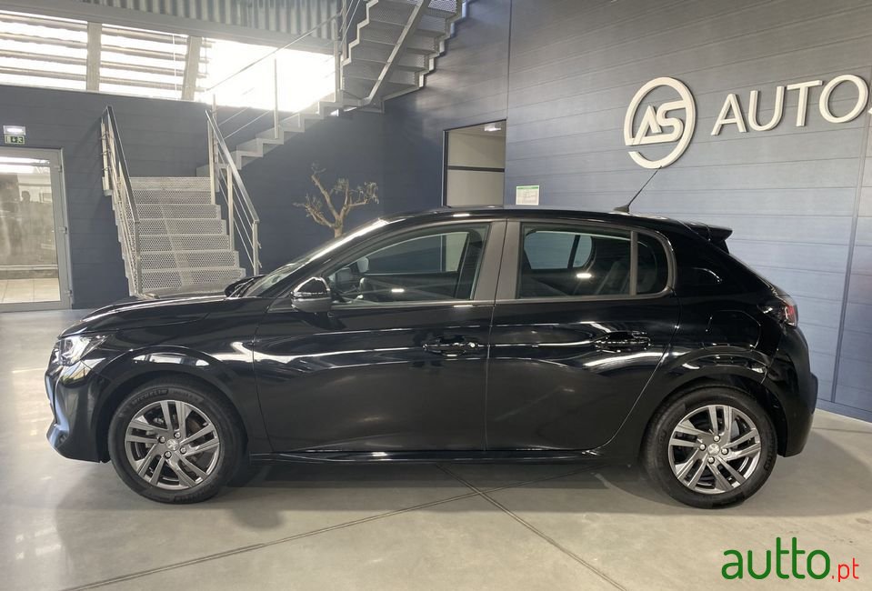 2021' Peugeot 208 photo #2