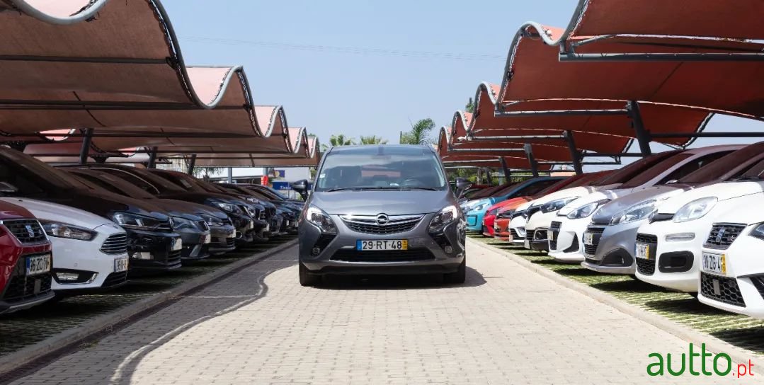 2016' Opel Zafira photo #2