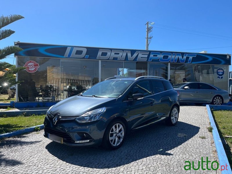 2018' Renault Clio Sport Tourer photo #1