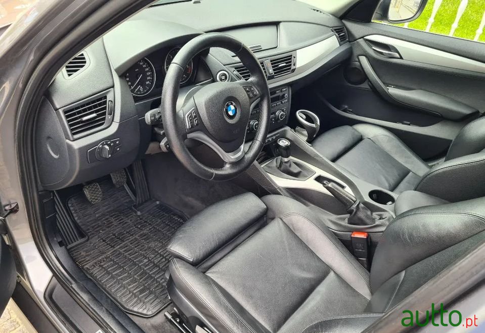 2010' BMW X1 photo #2