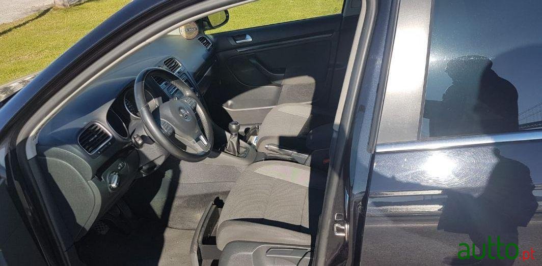 2011' Volkswagen Golf Variant photo #3