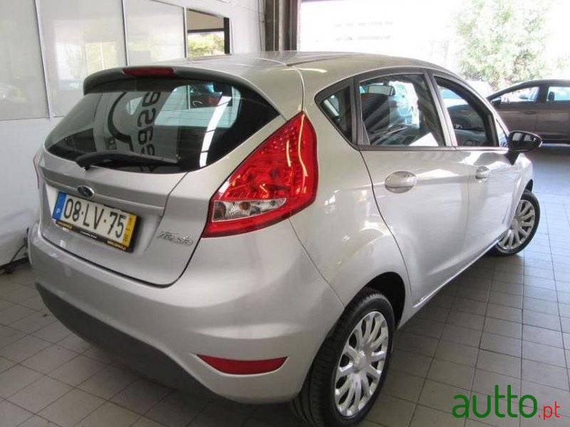 2011' Ford Fiesta 1.4 Tdci Trend photo #2